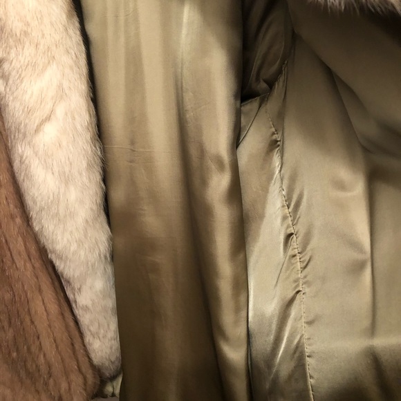 Mink Jacket with Fox. - Picture 4 of 4